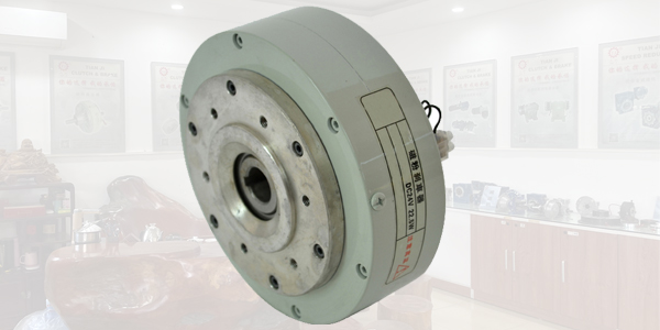 磁粉制动器和传统制动器性能对比详解